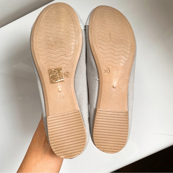 🍂 FESTIVE GREY SILVER TRIM ROUND TOE FLATS! - Picture 6 of 14